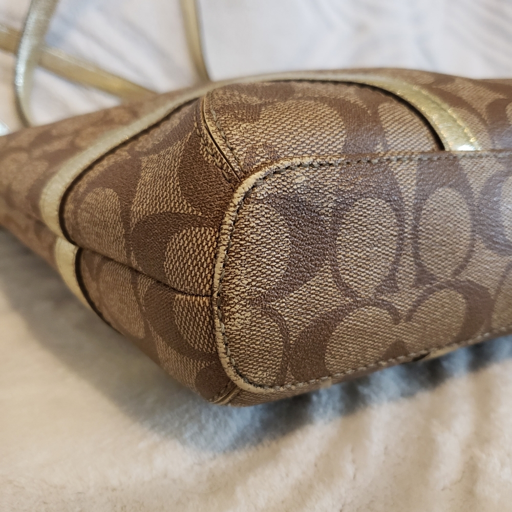 Coach Tote - Picture 6 of 8